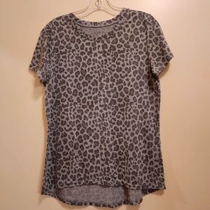 Zoe + Liv Gray Cheetah Top L
